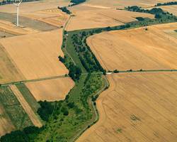 Luftaufnahme des ehemaligen Grenzstreifens bei Mackenrode in Niedersachsen, Foto: K. Leidorf